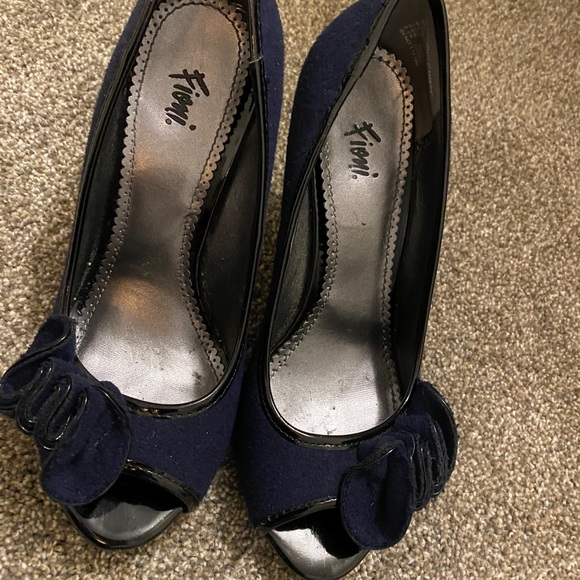 Shoes - Picture 2 of 2